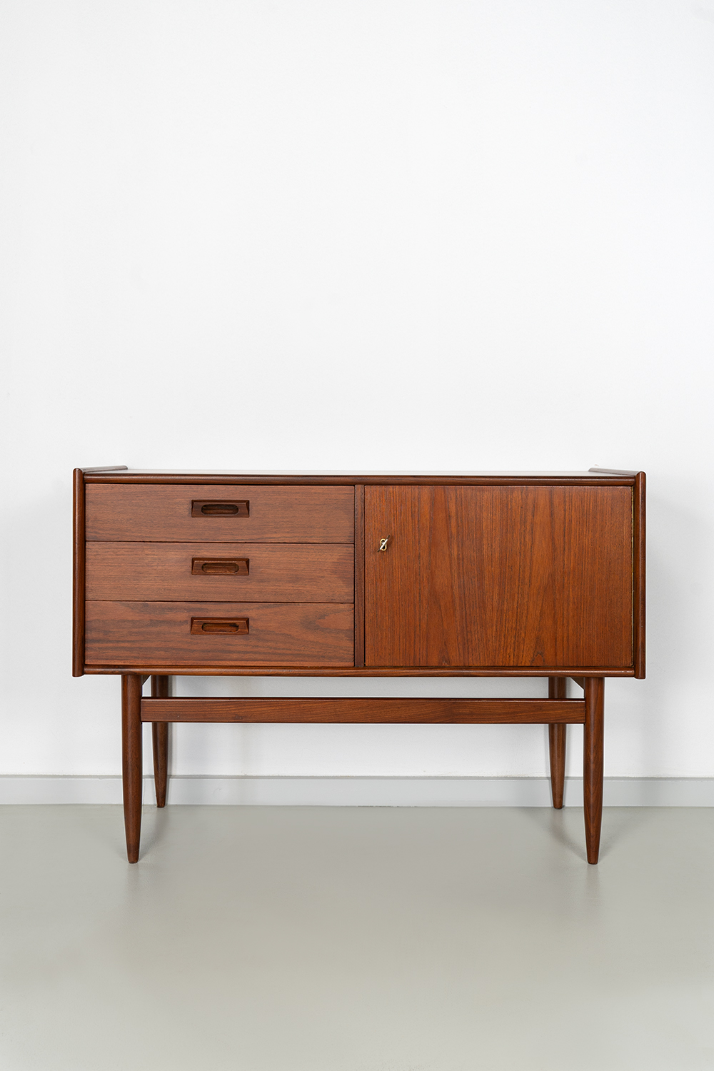 retro vintage dressoir