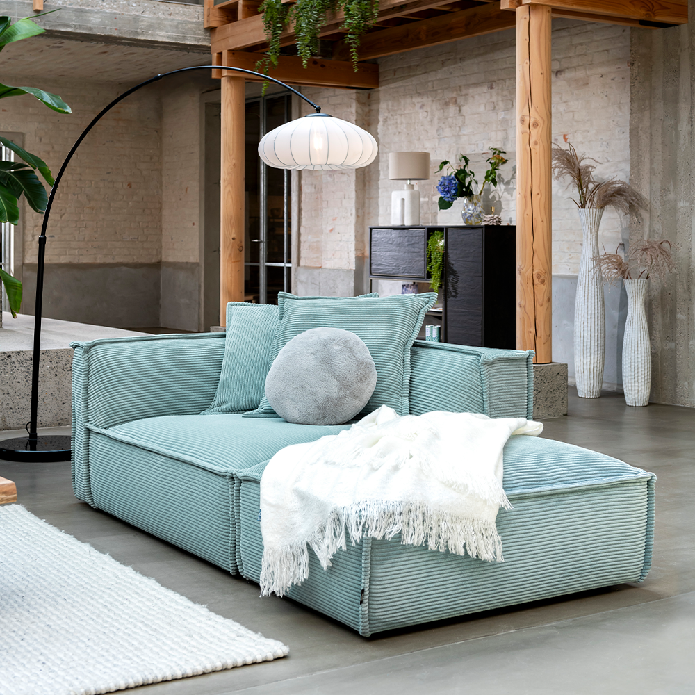 hoekbank in kleine woonkamer